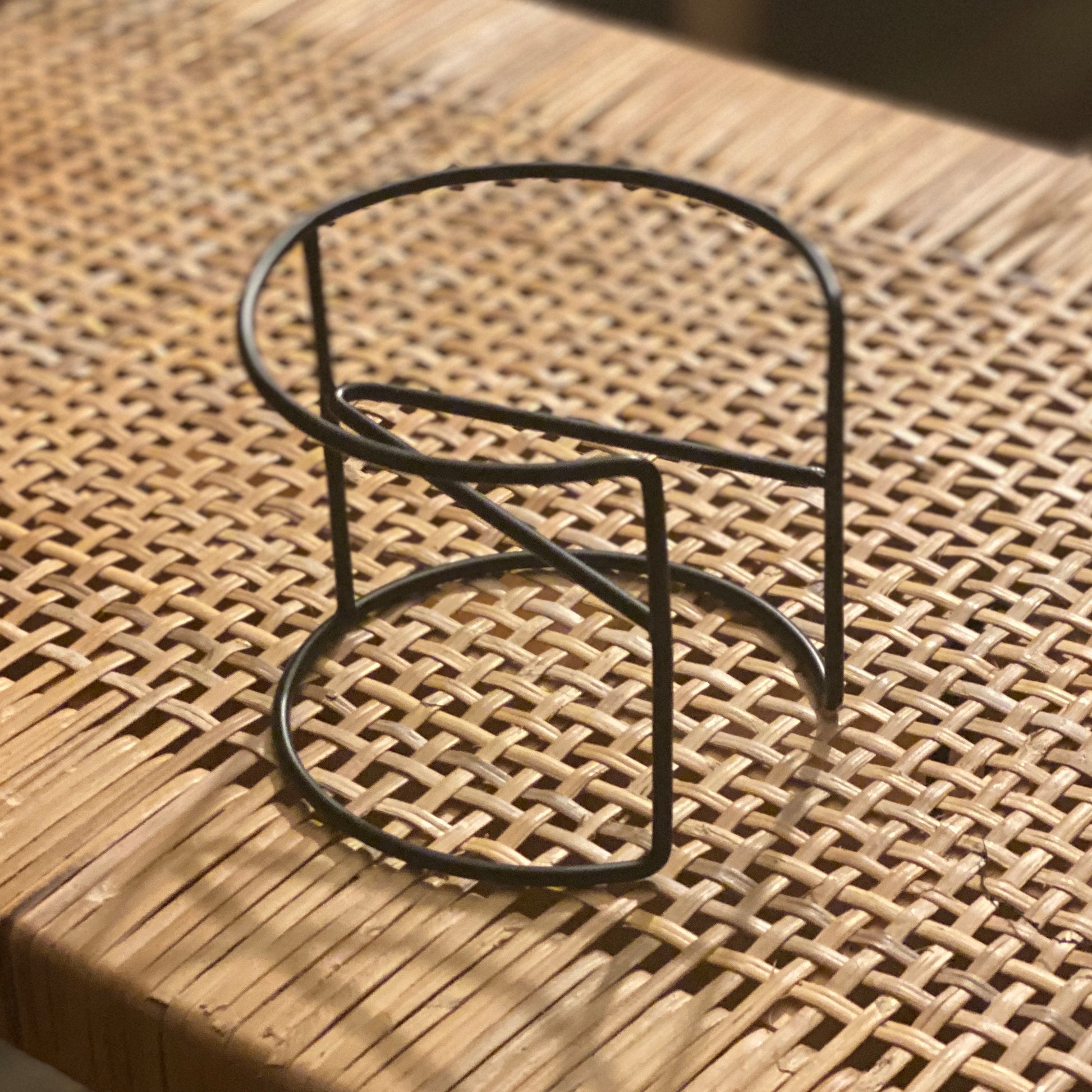 Metal Desk Pot Stand - Le Botanist